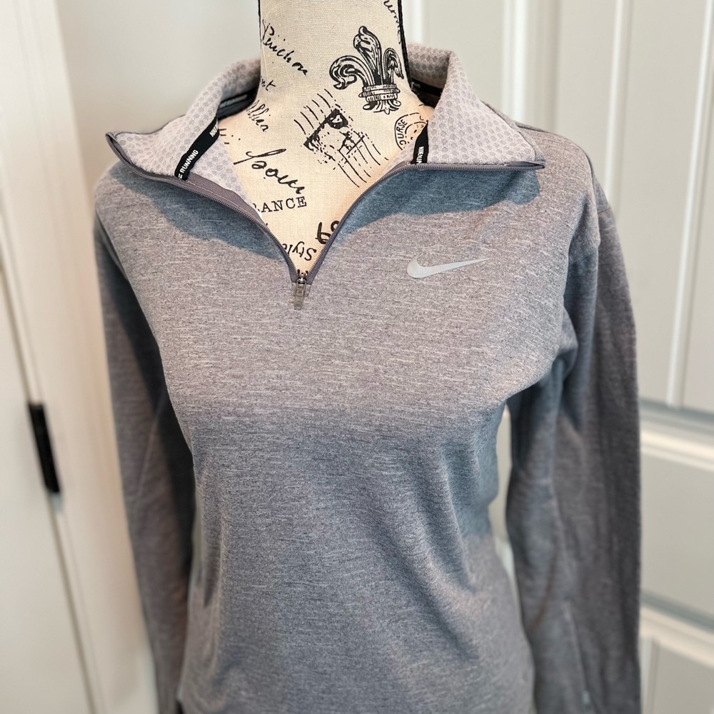 Women’s Nike Running pullover